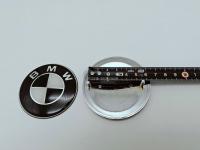 Эмблема на капот и багажник для BMW черно-белый 72 мм 51148132375